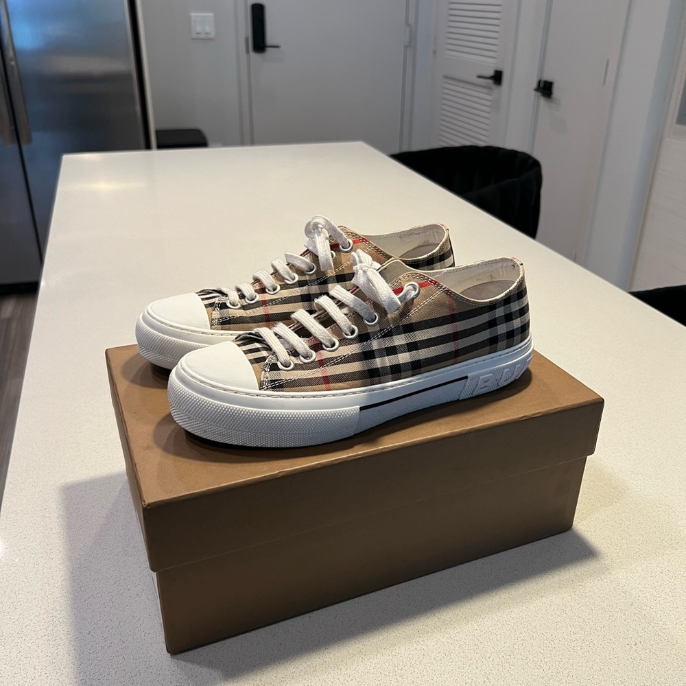 Burberry Designer Shoes
